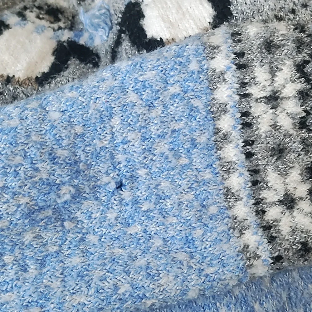 Holiday winter penguin sweater metallic blue knitted size small - Picture 10 of 10